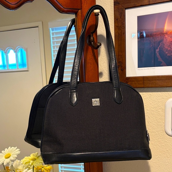 Alivia Klein Shoulder Bag! - Picture 1 of 10